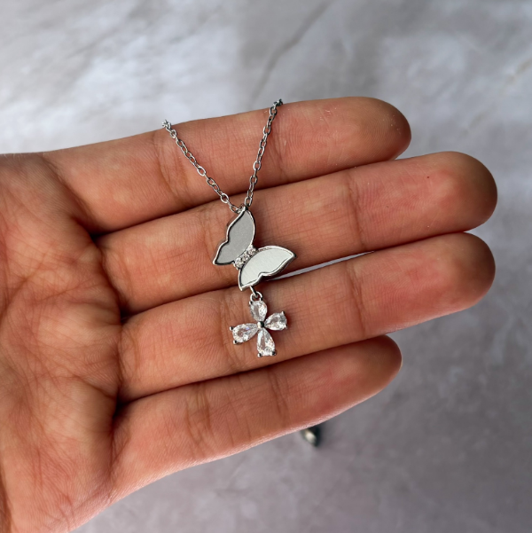 Producto - Collar mariposa flor