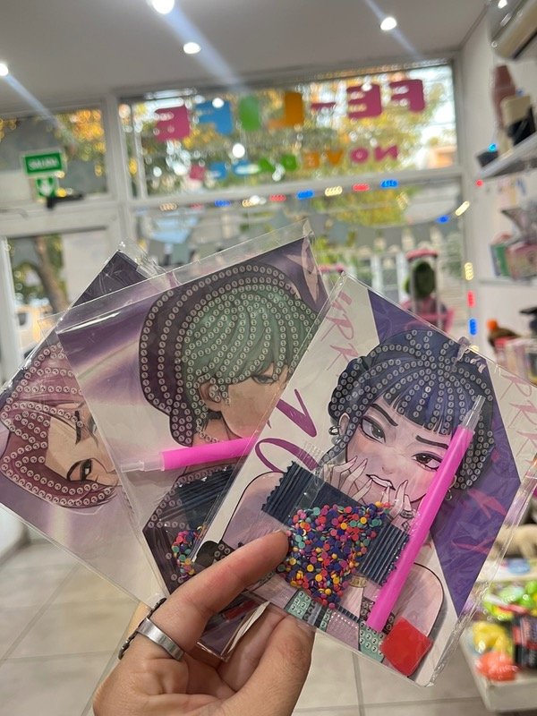 Producto - Mini diamonds painting guerreras de k pop