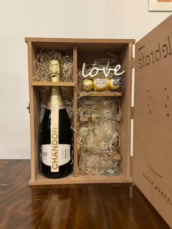 Producto - Caja Box de Champagne Chandon + Copas + Ferrero Rocher + Regalo - 5