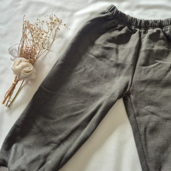 Producto - Pantalon de buzo con frisa verde militar