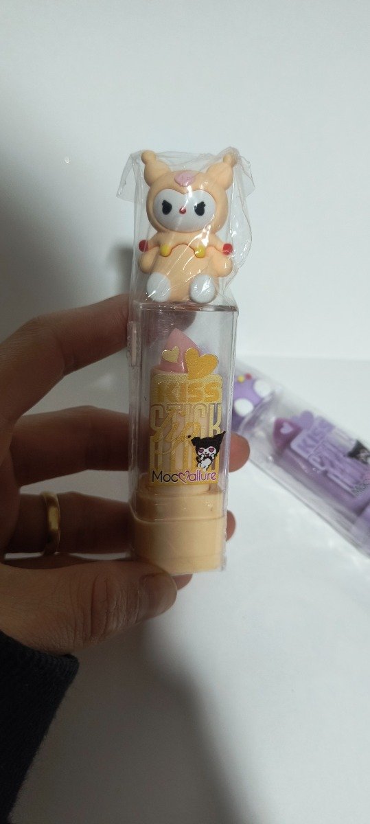Producto - Kiss stick lip labial kuromi beige