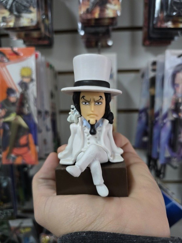 Producto - Figura Rob Lucci sentado
