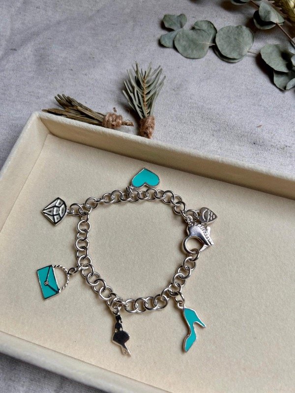Producto - Pulsera con Dijes Love.