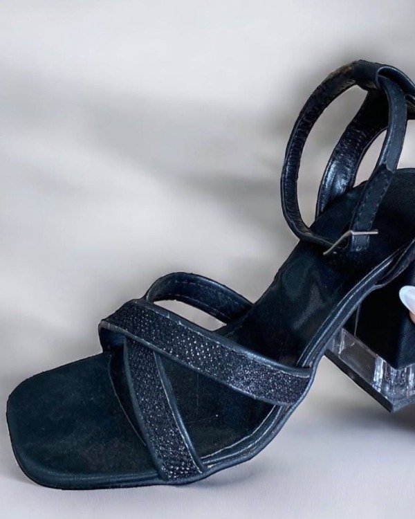Producto - SANDALIAS BRILLO EN TIRAS Y TACO ALTO CON DETALLE TRANSPARENTE