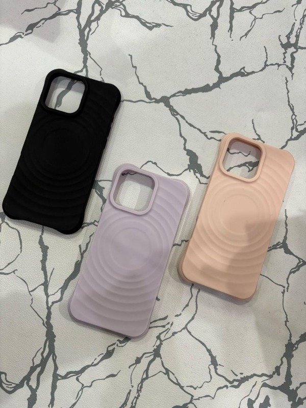Producto - casetify ondulada iph 16 pro