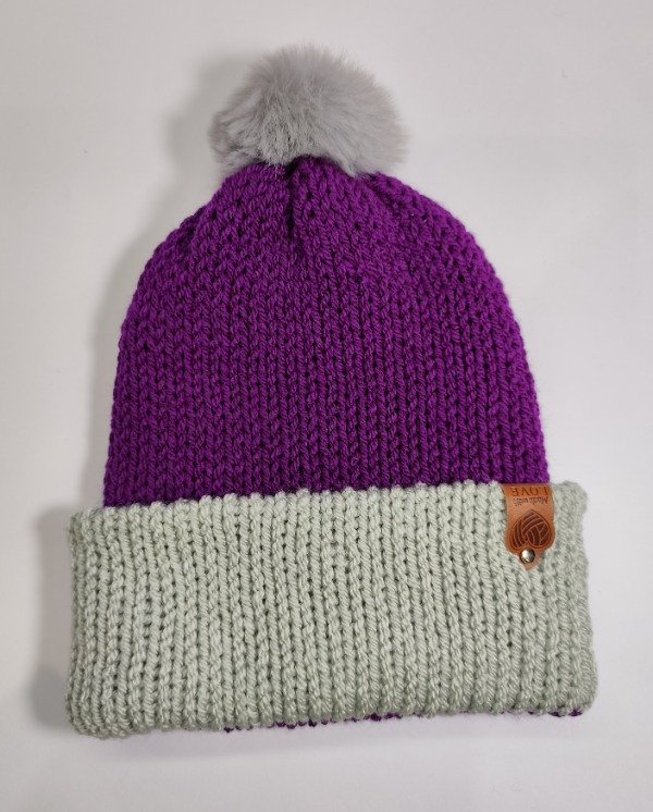 Producto - Gorro de color obispo y gris
