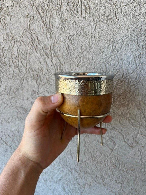 Producto - Mate imperial pulido con base de metal