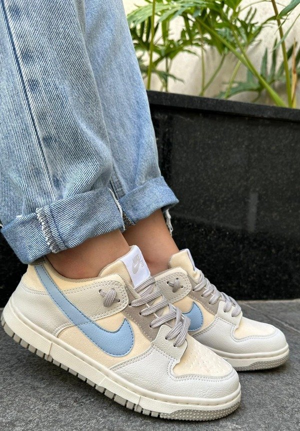 Producto - nike logo celeste