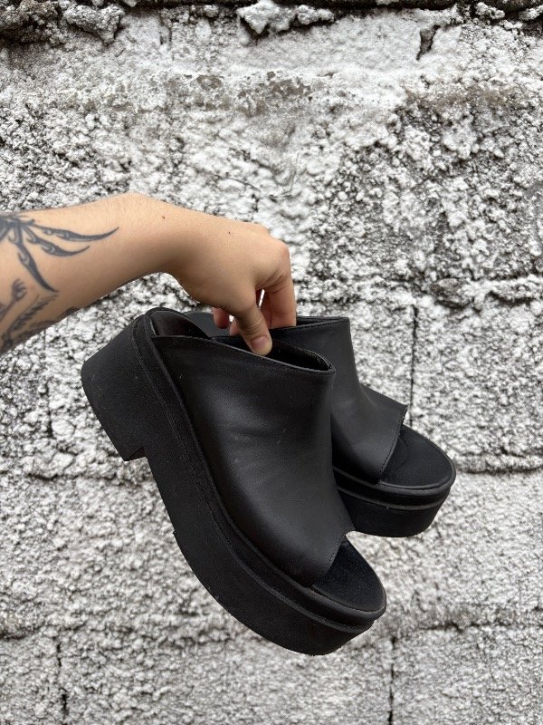 Producto - chanclas PRADA 37