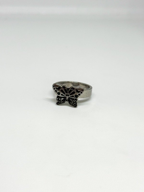 Producto - Anillo grueso acero quirúrgico mariposa esmalte negro