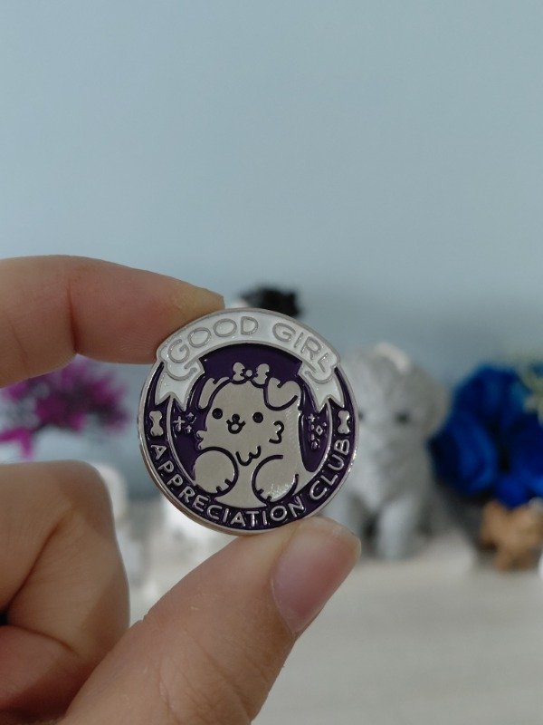 Producto - Pin metalizado - Good girl appreciation club #201
