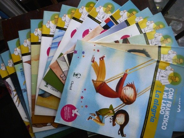 Producto - CON FRANCISCO A MI LADO - 15 FASCICULOS - CLARIN - COMPLETA