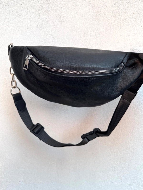 Producto - RIÑONERA NEGRA GRANDE