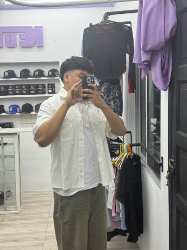 Producto - Camisa Boxy Fit ESSENCE Crudo - 4