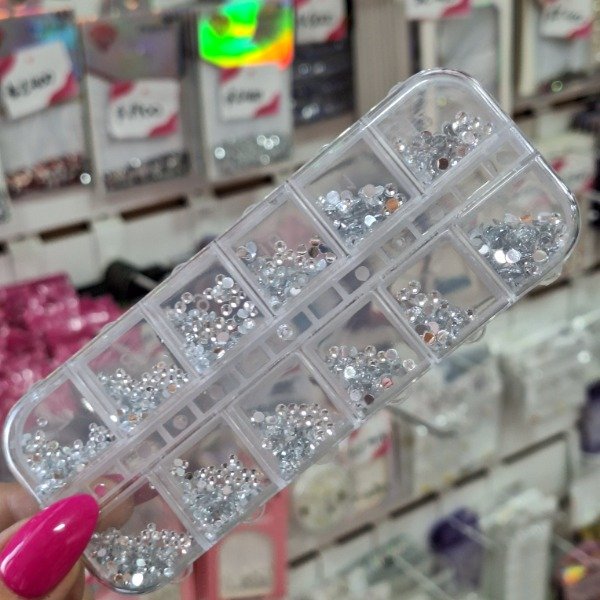 Producto - Strass 156 plateados en cajita diferentes tamaños