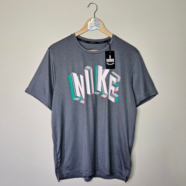 Producto - Nike Pro Hyper Dry Graphic Tee