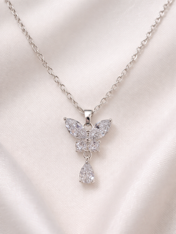 Producto - Collar AB mariposa brillante