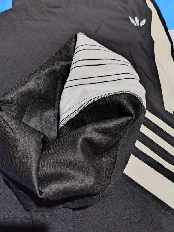 Pantalón impermeable negro — imagen 5