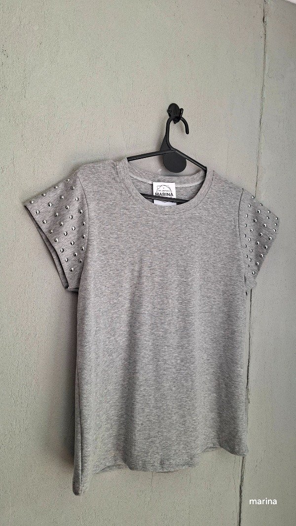 Producto - Remera tachas Gris