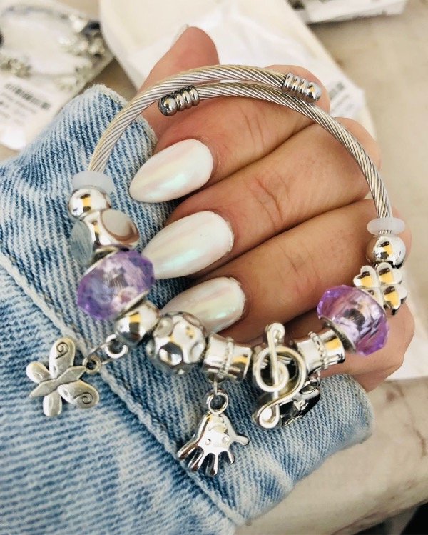 Producto - Pandorita Acero Quirúrgico Lila con dijes modelo 4