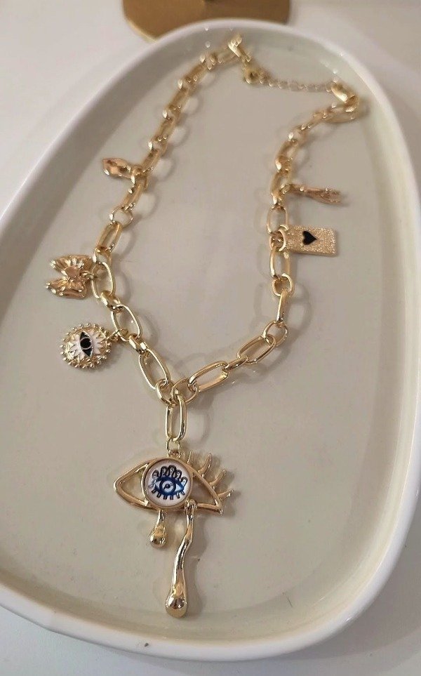 Producto - Collar dorado dijes ojitos