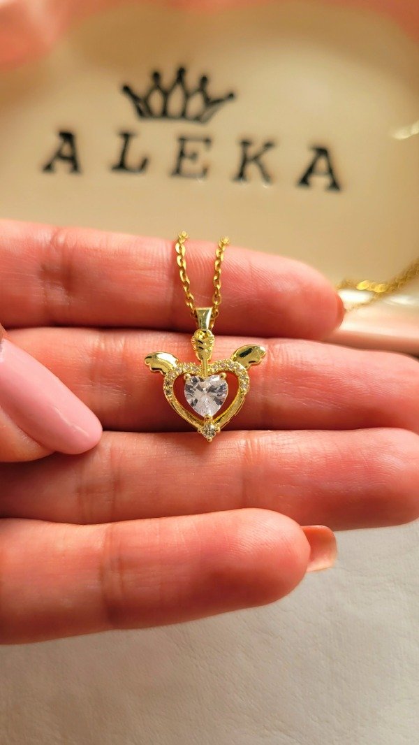 Producto - Collar corazón con alas de acero dorado - 1