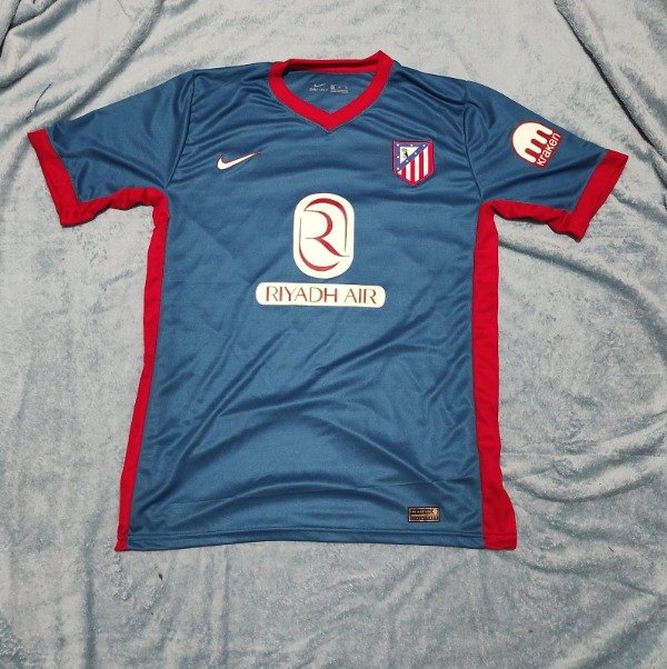 Producto - CAMISETA ATLÉTICO MADRID JULIAN ALTERNATIVA