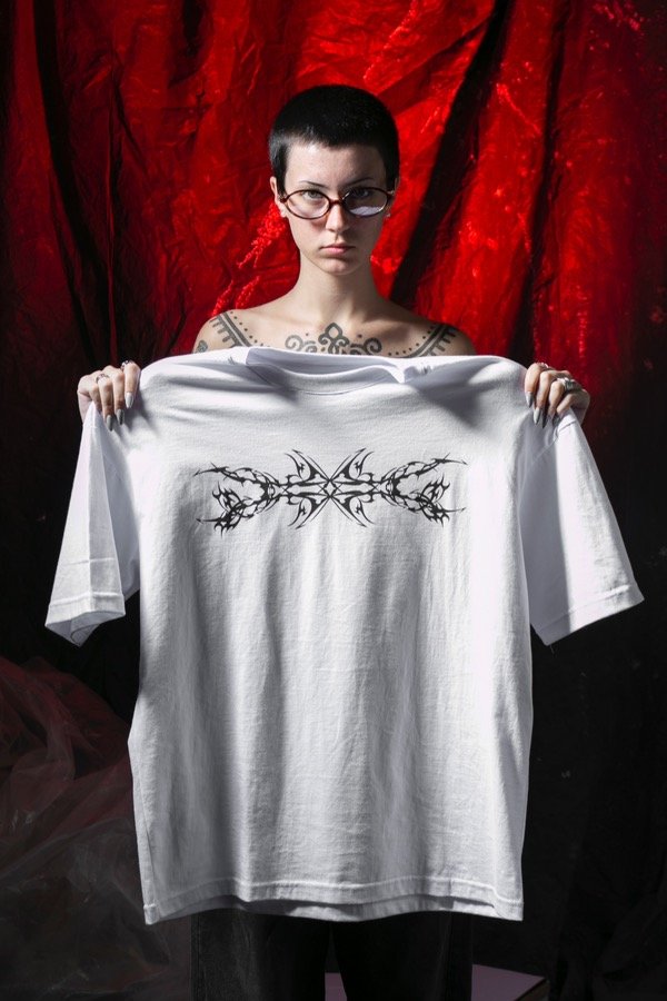 Producto - Remera Oversize, "STATIC" No Future