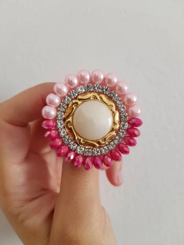 Producto - PRENDEDOR DINA/ FARES ROSA