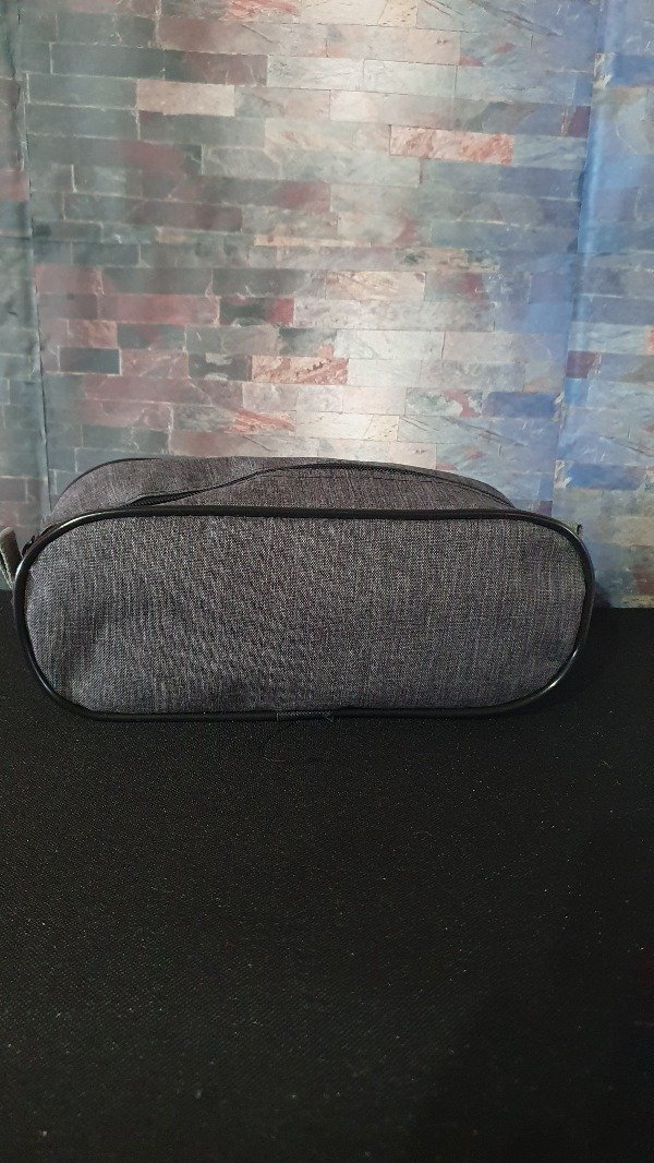 Producto - Cartuchera Ovalada Gris