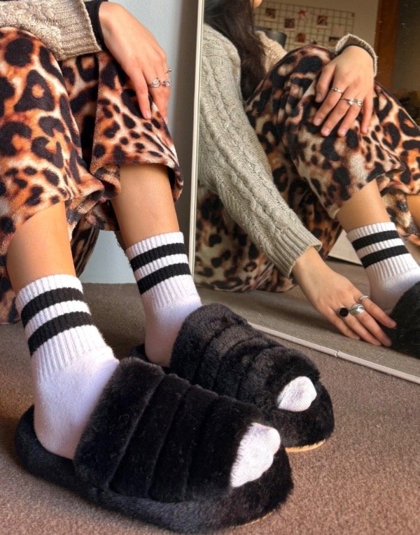 Producto - Pantuflas Piel Negra Abiertas