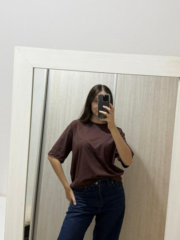 Producto - Remera Básica Boxy Chocolate
