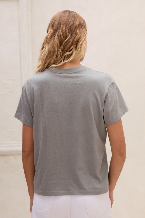 Producto - REMERA M/C CON TACHAS FAITH OVER FEAR - 5