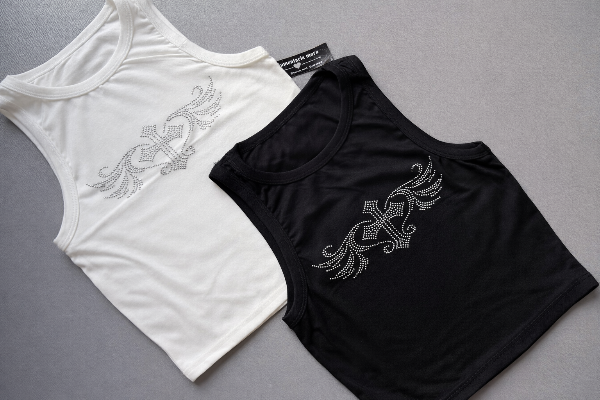 Producto - Top algodón y lycra/strass/cruz