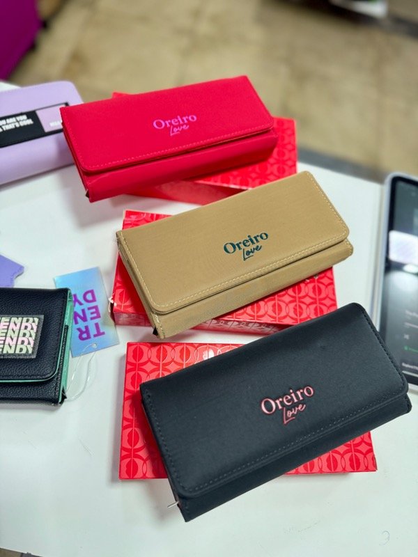 Producto - Billeteras Las Oreiro Love 322