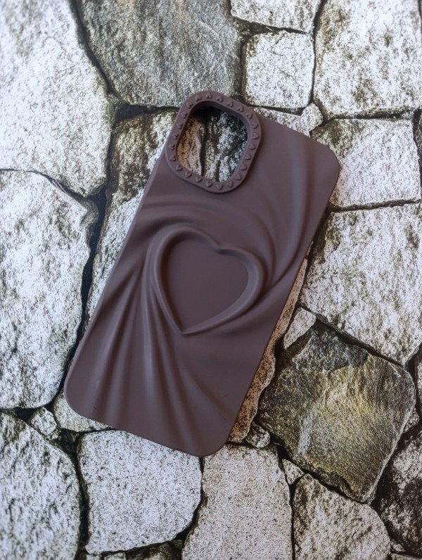 Producto - Funda tpu love iPhone 14 chocolate