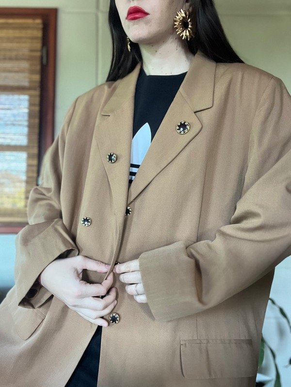 Producto - Blazer Button Camel Oversize