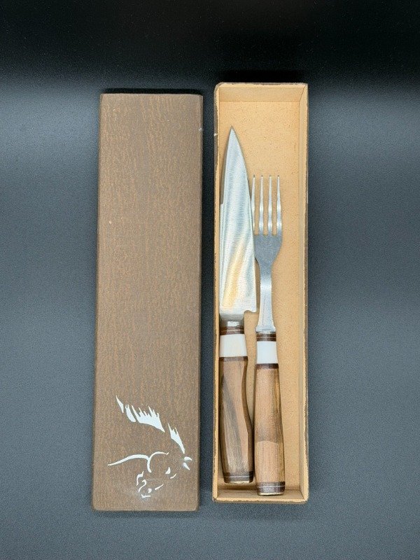Producto - Set Cuchillo Acero Inoxidable y Tenedor en caja - 1