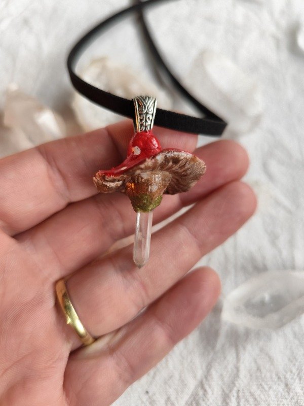 Producto - COLLAR HONGUITO ARTESANAL CON PUNTA DE CUARZO CRISTAL