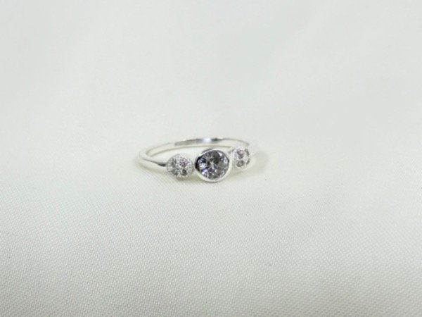 Producto - Anillo solitario triple