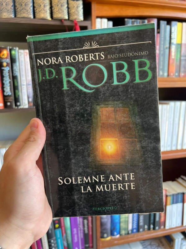 Producto - Solemne ante la muerte (Nora Roberts)