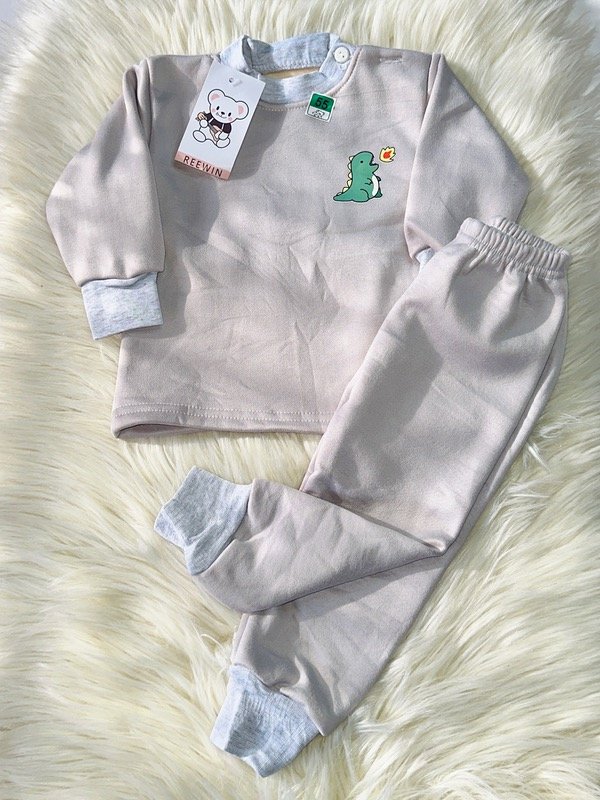 Producto - PIJAMA IMPORTADO BABY DINO GRIS (CAMISETA + PANTALÓN)