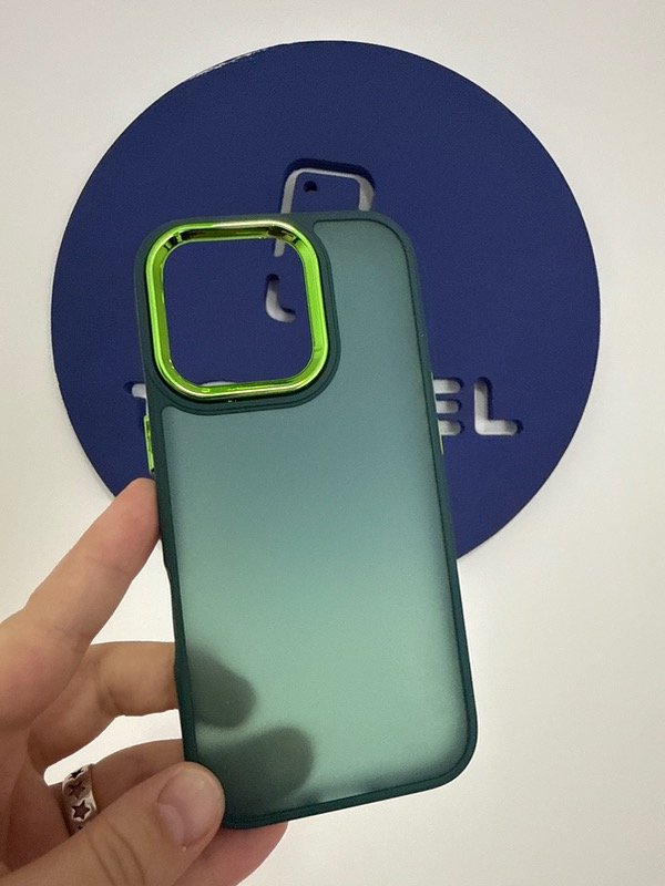 Producto - FUNDA CROMADA ESMERILADA IPHONE 16 PRO