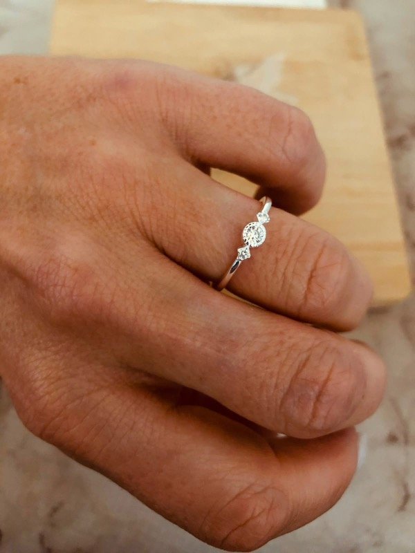 Producto - Anillo cintillo 3 micropave Plata 925
