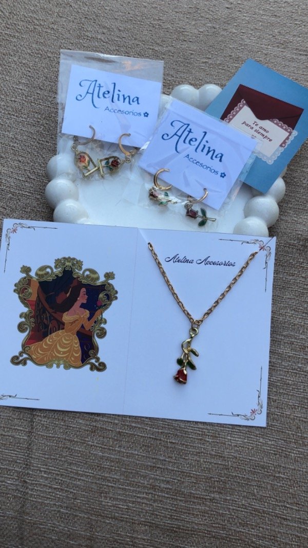 Producto - Combo: Rosa Bella y la Bestia (roja) + 2 tarjetas + 2 aros (a elección)