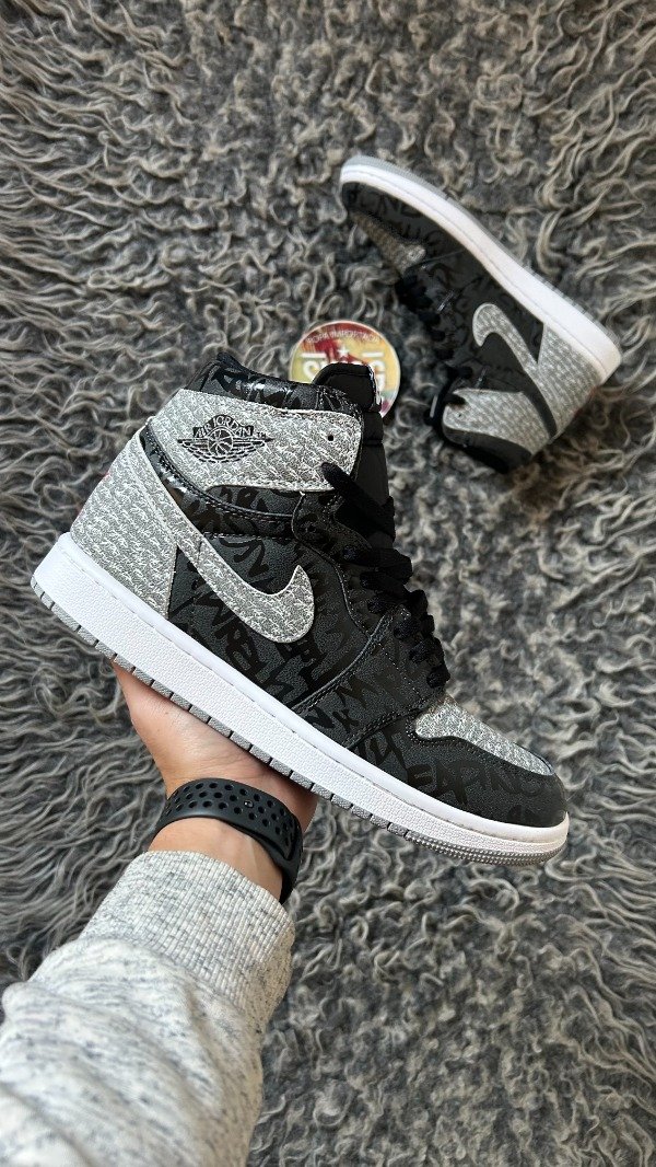 Producto - JORDAN RETRO 1 x KAWS REBELLIONAIRE - 0