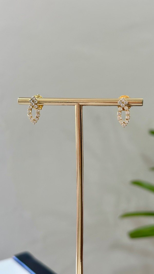 Producto - Aros stras gotita laminados en oro 18k