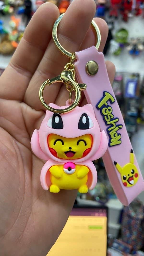 Producto - Llavero Pokemon Pikachu con disfraz de Mew