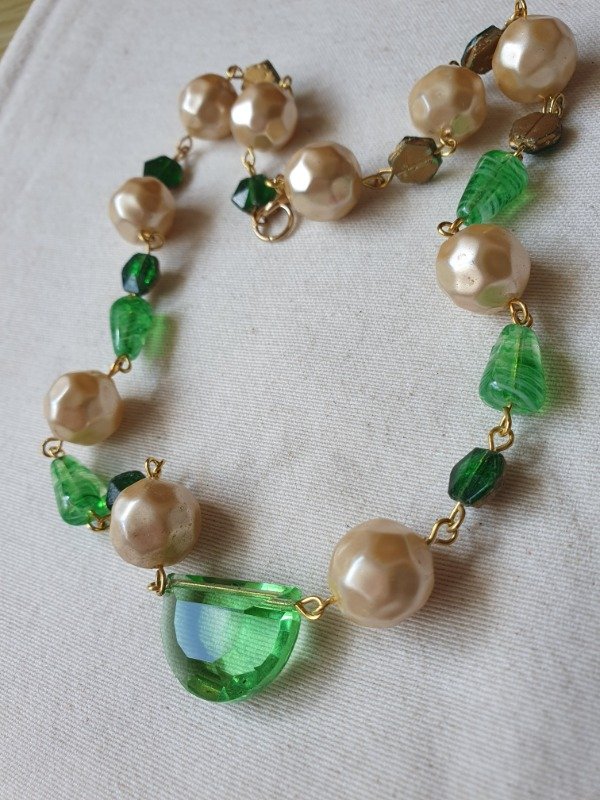 Producto - LUCERO Collar Medialuna Esmeralda y Perlas - 3