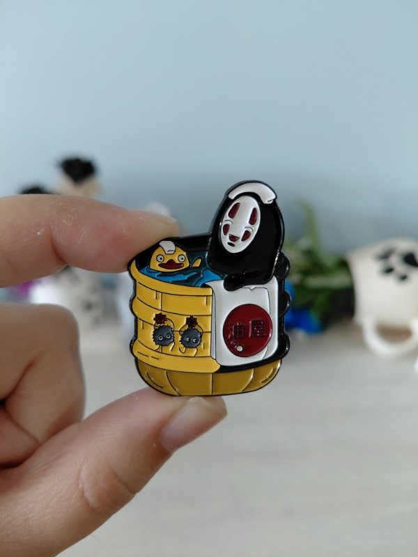 Producto - Pin metalizado - El Viaje de Chihiro #1561